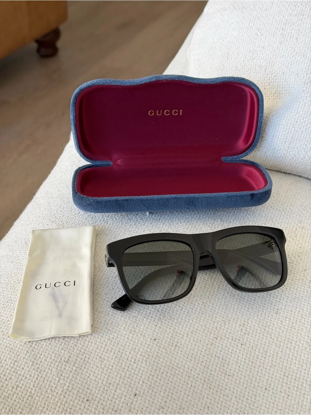 Gucci Oversized Square Sunglasses Black / Gray – Brand New
